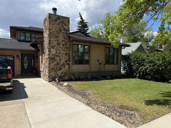 211 E 4th Ave SE, Three Hills, AB T0M 2A0