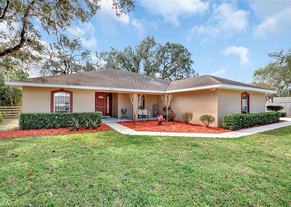 1st image of 874 Redwood Way