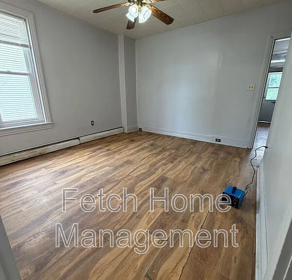 225 Front St — Photo 5