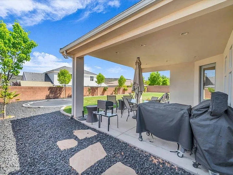 2811 S 3680 W — Photo 18