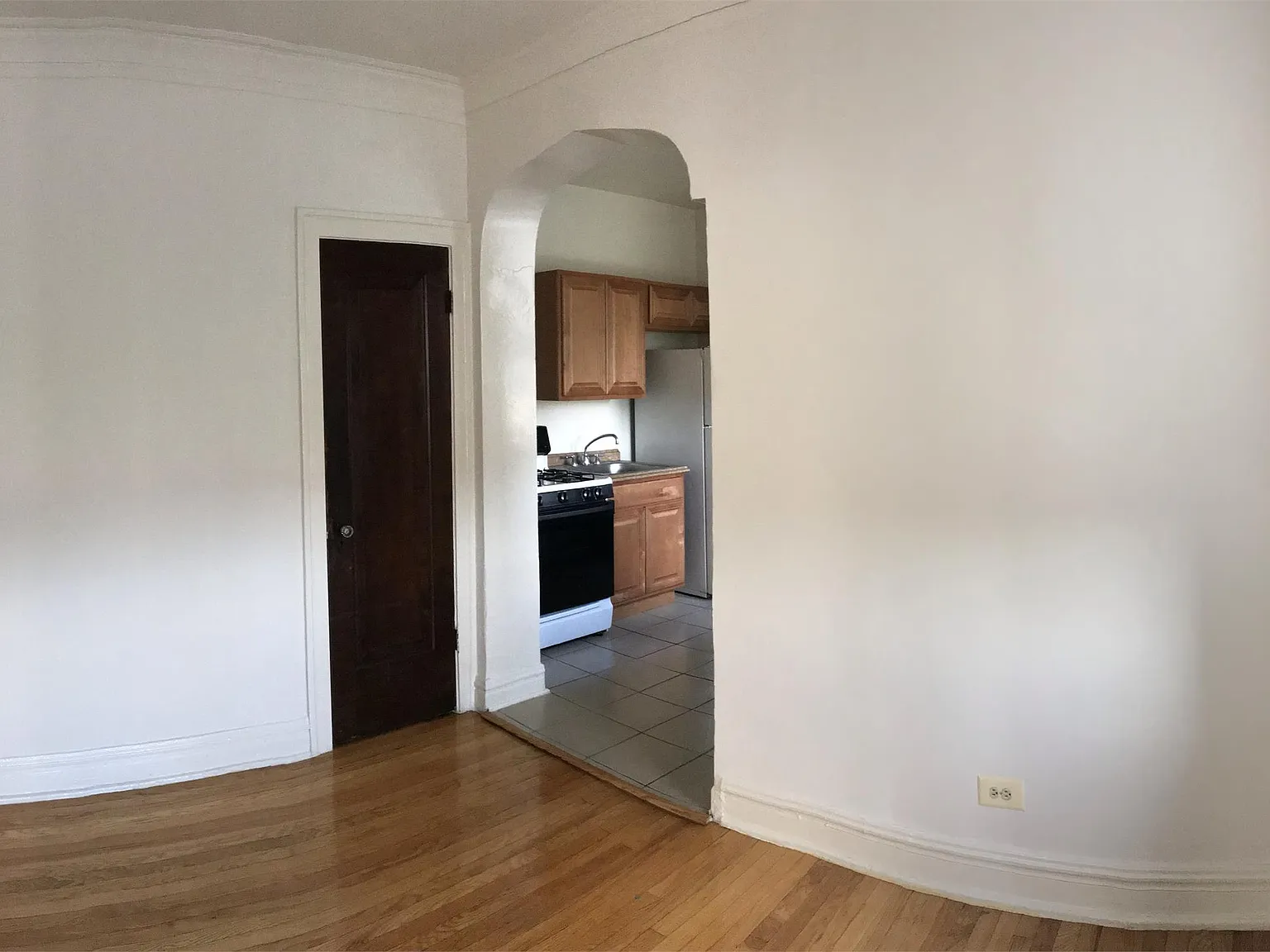 8442 S Ashland Ave - 8442-3A — Photo 1