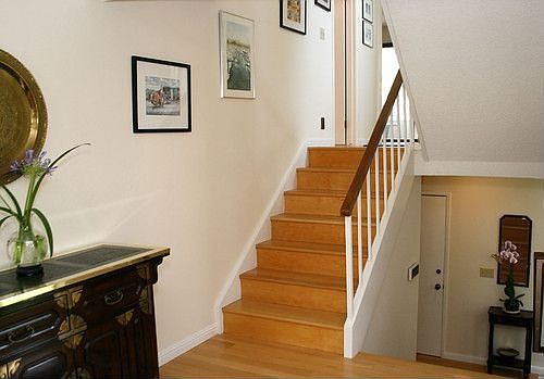 5th image of 530 Sand Hill Cir