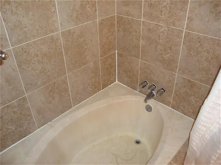 22818 Brafferton Ln — Photo 14