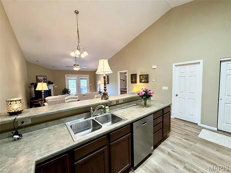 10955 Kentfield Dr — Photo 14