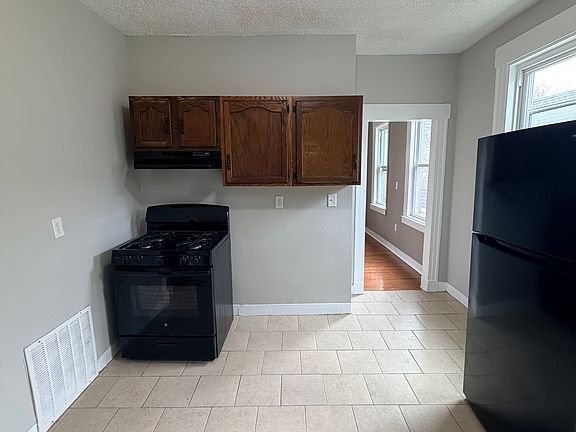 5th image of 58 White St #C