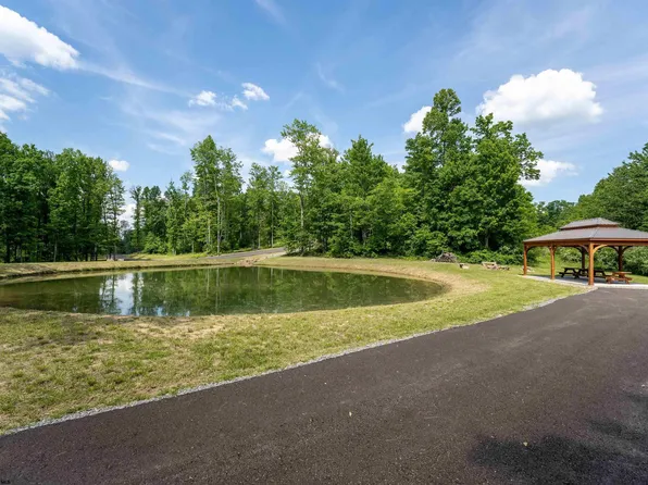 2 Bear Butte Way, Morgantown, WV 26508