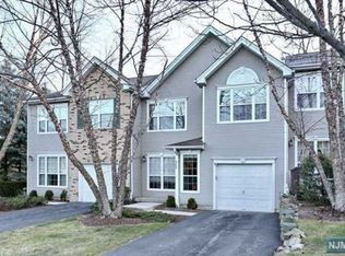 502 Green Mountain Rd, Mahwah, NJ 07430