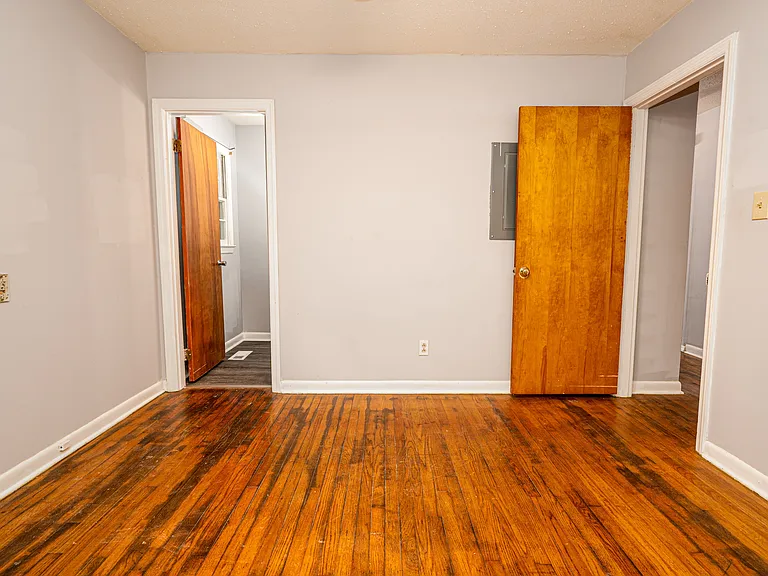 3021 Madison Ave — Photo 16