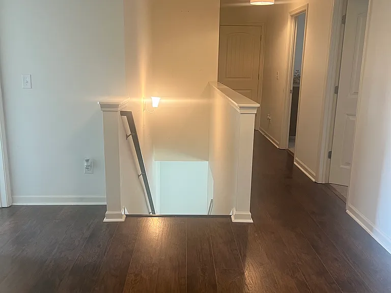 4599 Woodford Cir — Photo 16