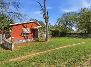 520 Seydler St, Gonzales, TX 78629
