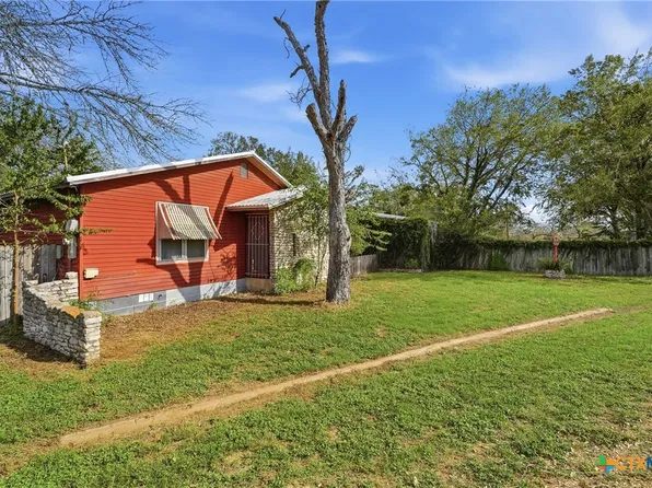 520 Seydler St, Gonzales, TX 78629