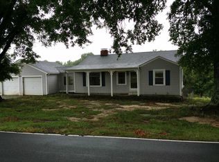 1816 Middlebrook Dr, Walnut Cove, NC 27052