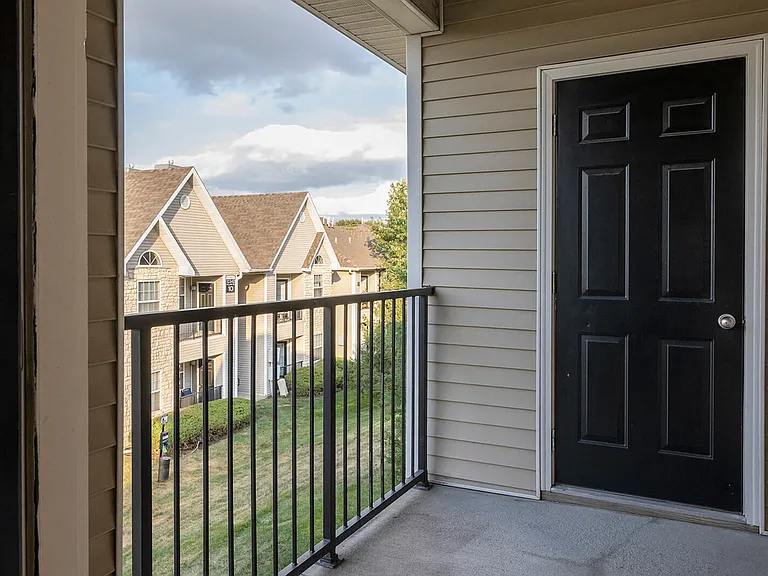 Pinnacle Pointe — Photo 23