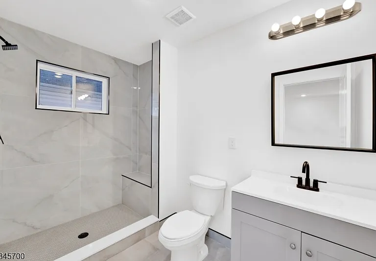746 Seaport Dr #B — Photo 9