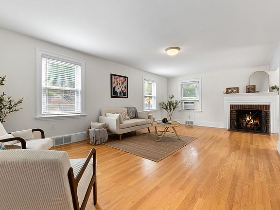 3rd image of 1 Virginia Ave