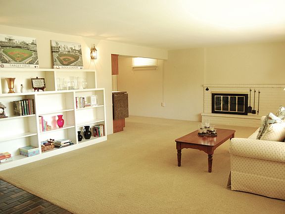 Spacious fam rm w/ fp 