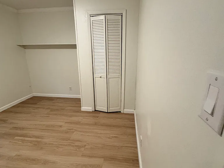 421 Shanghai Rd — Photo 7