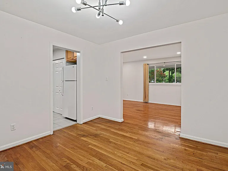 8701 Parliament Dr — Photo 15