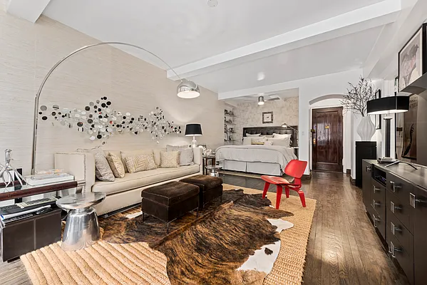 Sold by Douglas Elliman | media 14