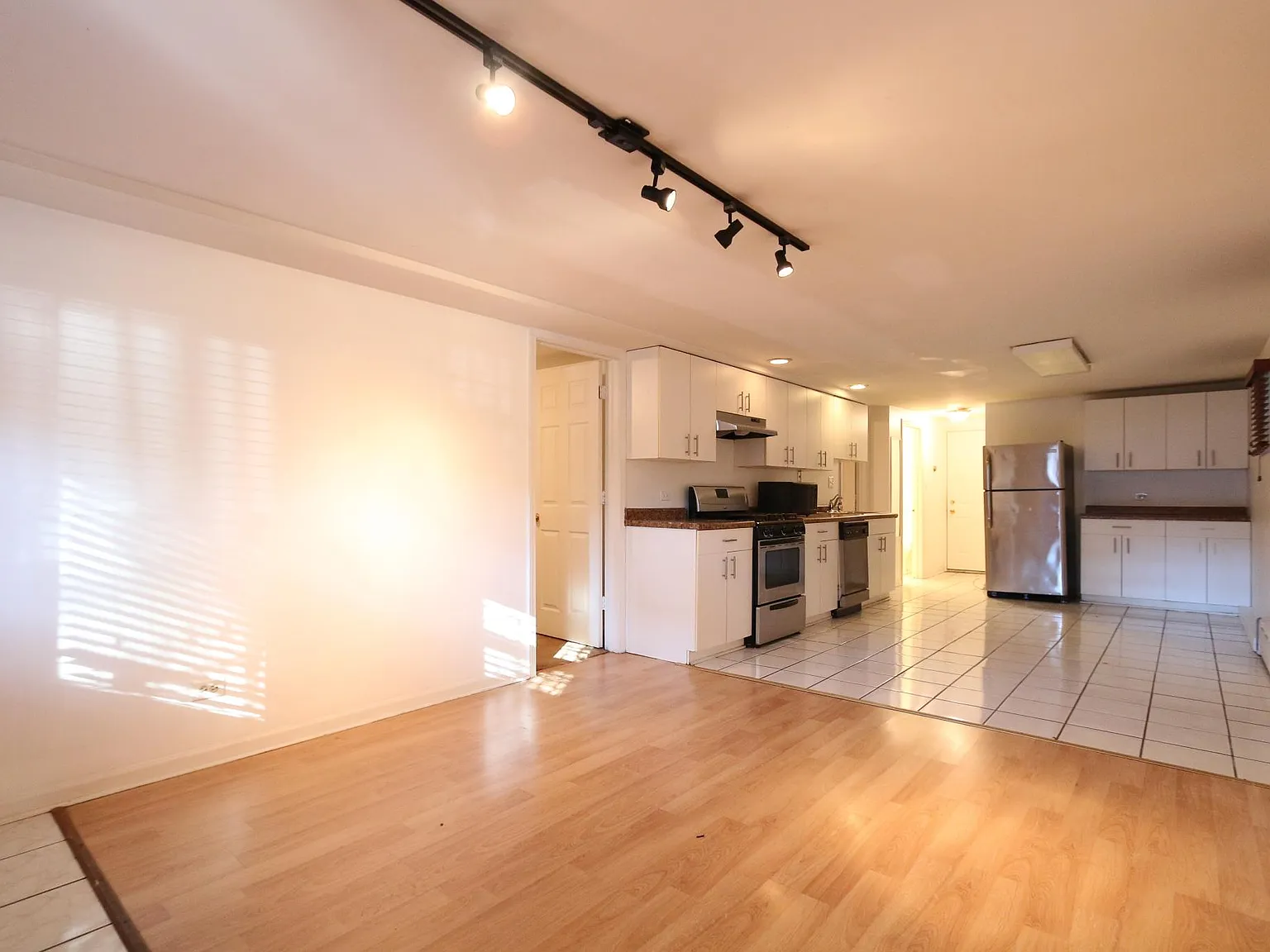 719 S Loomis St — Photo 2