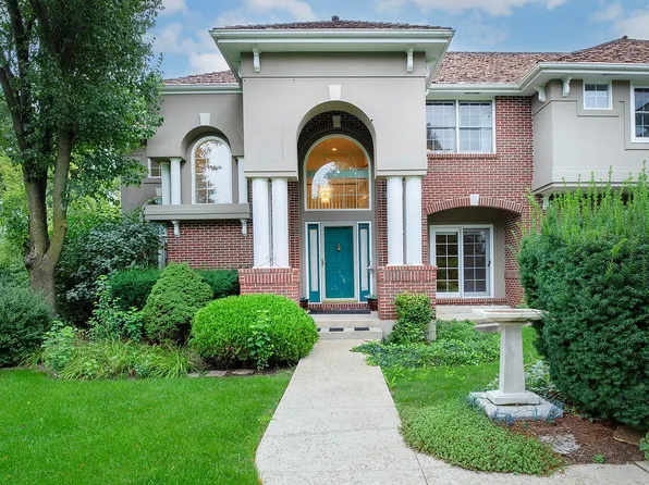 315 Bishop Ct, Inverness, IL 60010