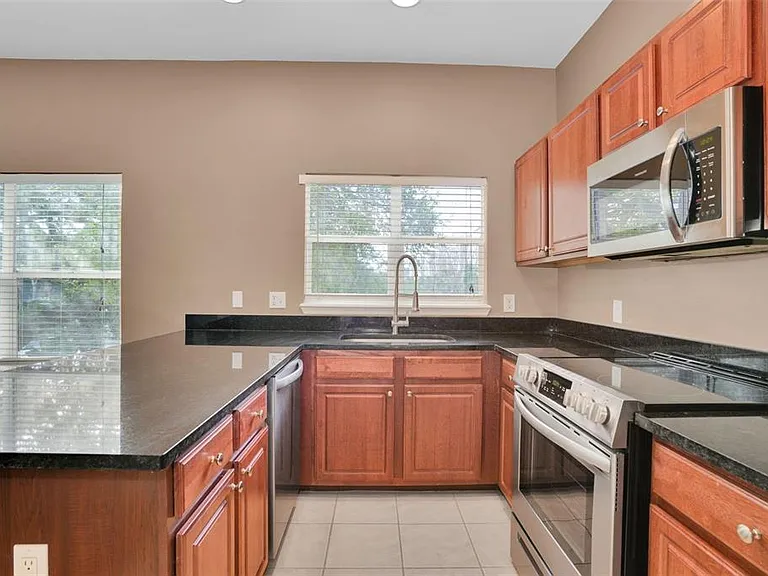 3102 Toscana Cir — Photo 11