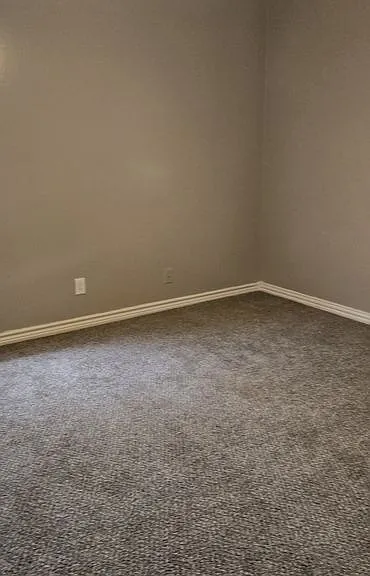 324 Clary Dr — Photo 7