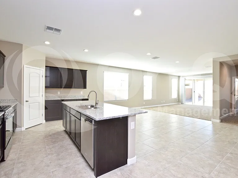 8502 W Millerton Way — Photo 6
