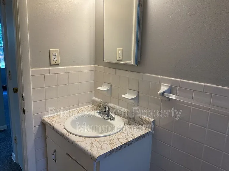 7837 N Main St #9 — Photo 18