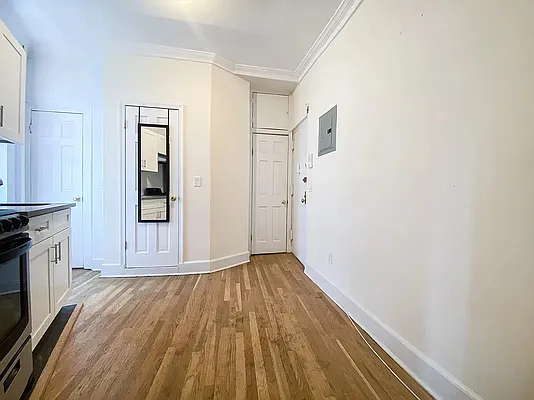 Rented by City Connections Realty | media 11