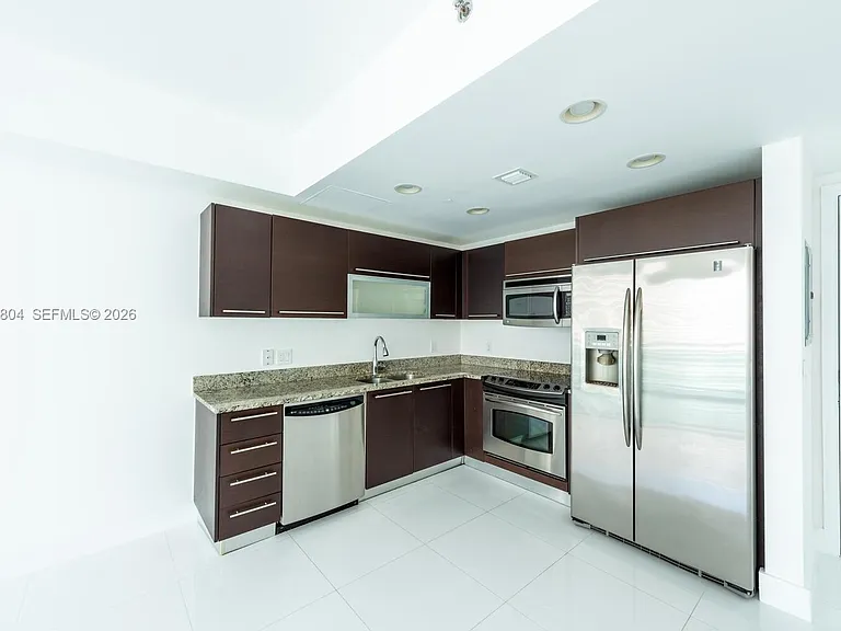 950 Brickell Bay Dr #2208 — Photo 8