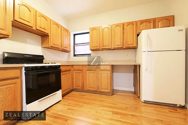 Rented by ZealEstate Group Inc | media 29