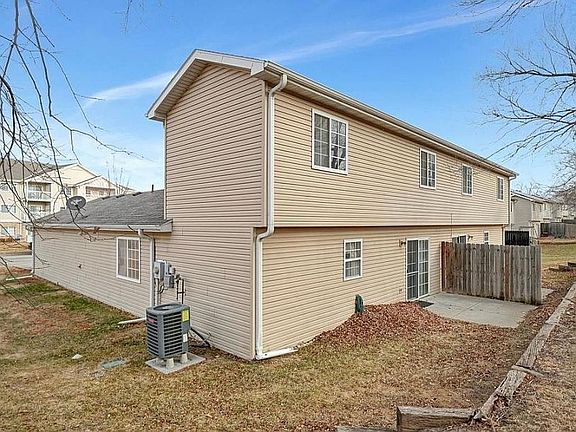 2nd image of 865 Hanneman Dr
