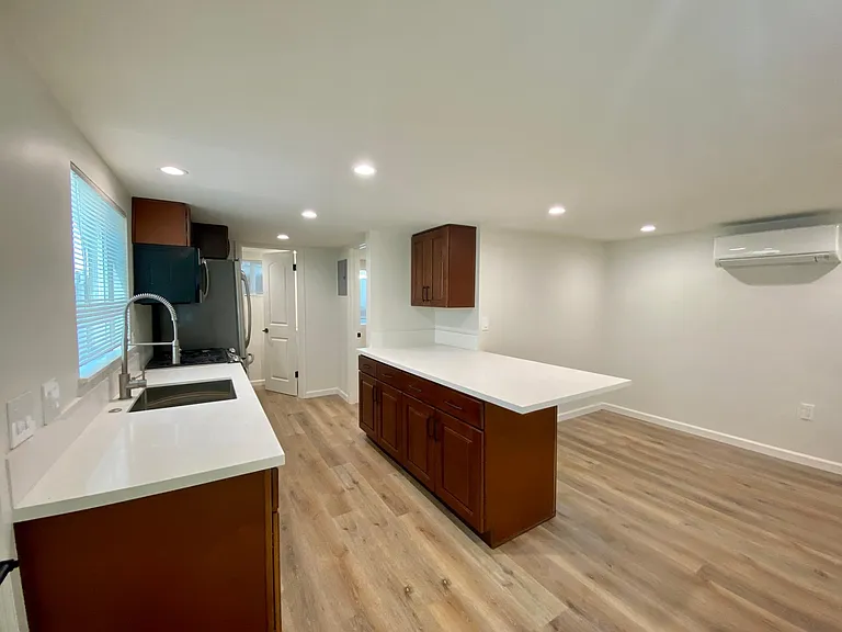 423 Saratoga St #3/4 — Photo 2
