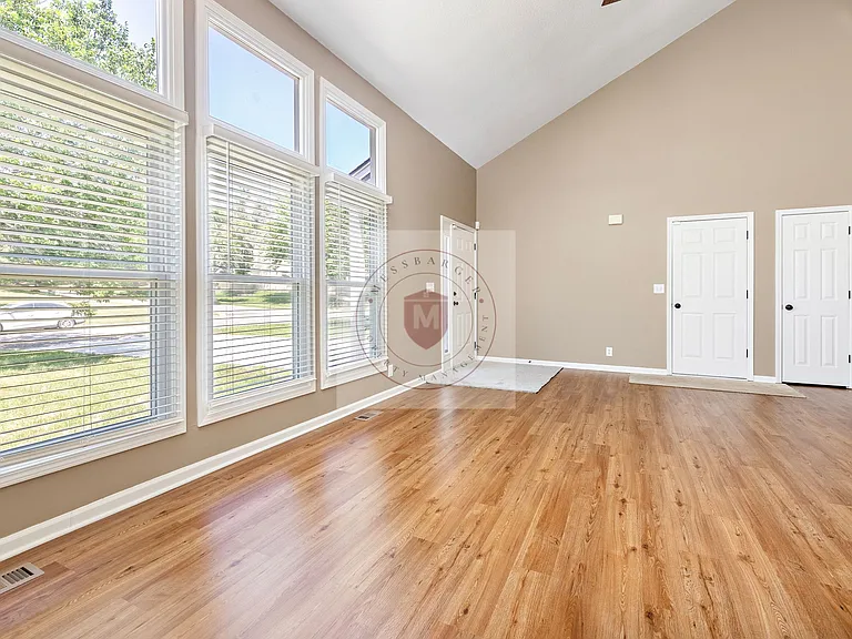 14003 W 110th Ter — Photo 6