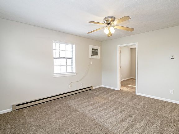 4th image of 404 Thompsonville Ln APT 11