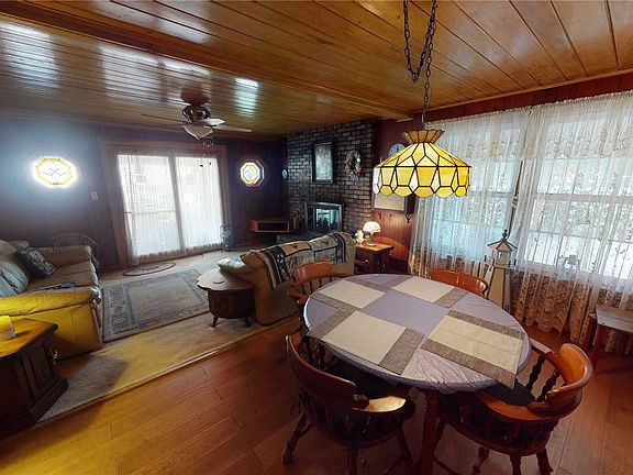 5th image of 125 Carroll Ave