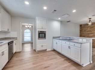 1710 Green Oaks Dr, Irving, TX 75061