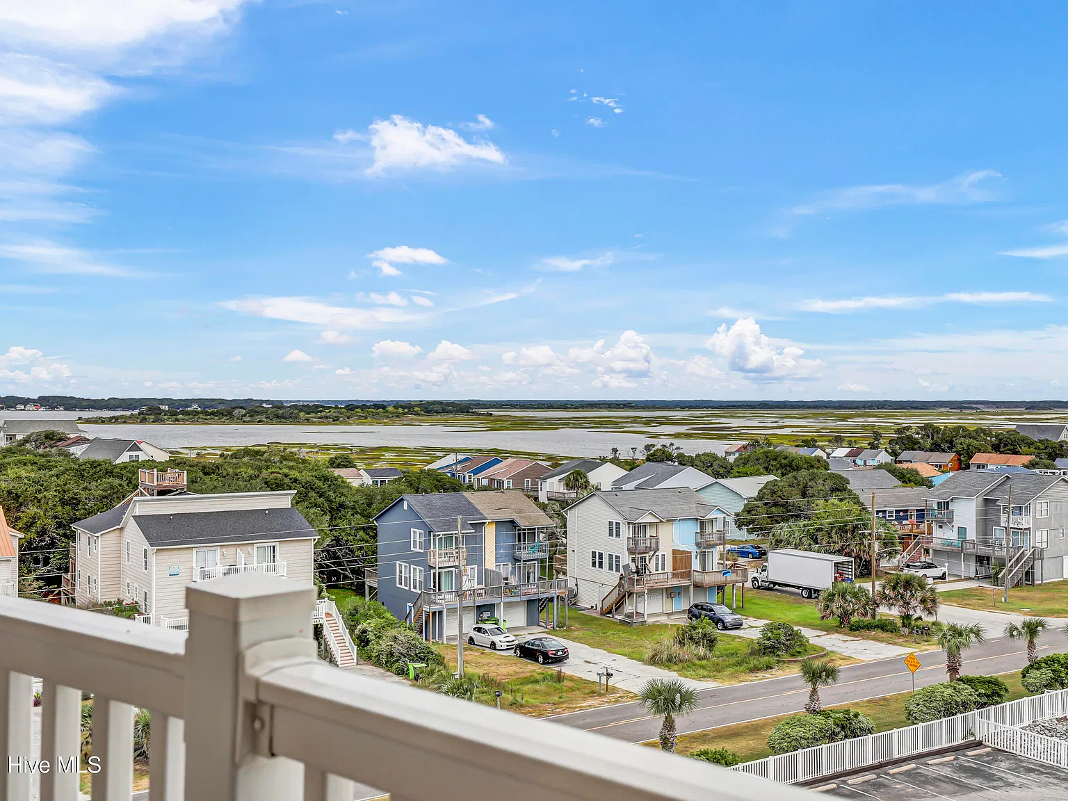 1 bed, 2.0 bath, $1,800 — Photo 2