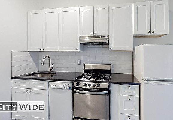 4th image of 1570 3rd Ave APT 3B