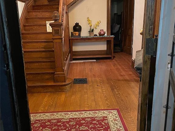 3rd image of 1250 N Ogden Street