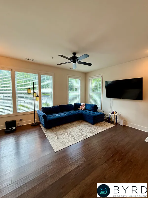2 bed, 2.5 bath, 1570 sqft, $2,295 — Photo 3