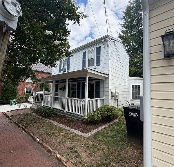 102 Frederick St — Photo 1