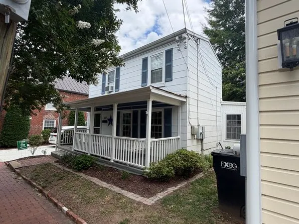 102 Frederick St, Fredericksburg, VA 22401