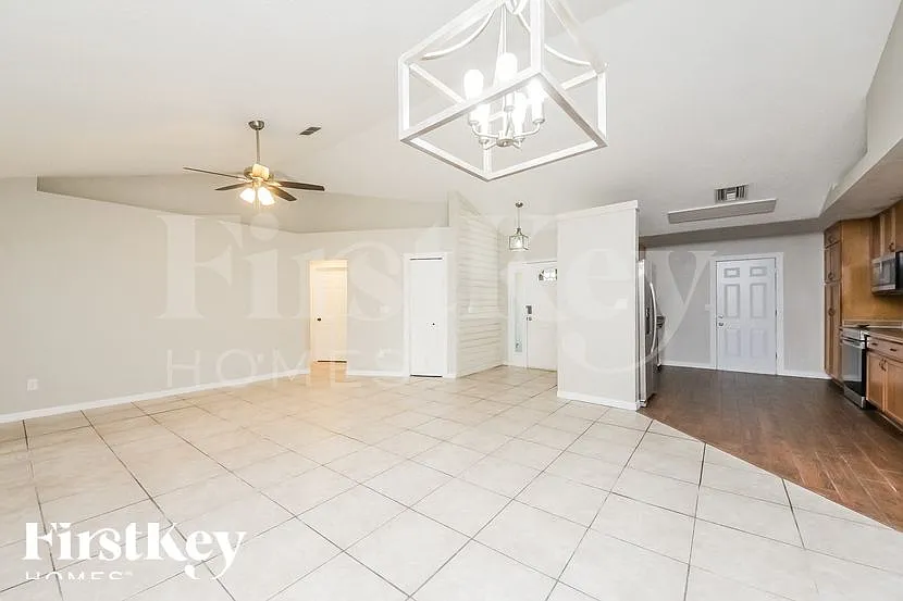 3 bed, 2.0 bath, 1416 sqft, $1,760 — Photo 4
