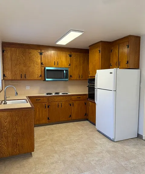 2338 Karen Dr #4 — Photo 2
