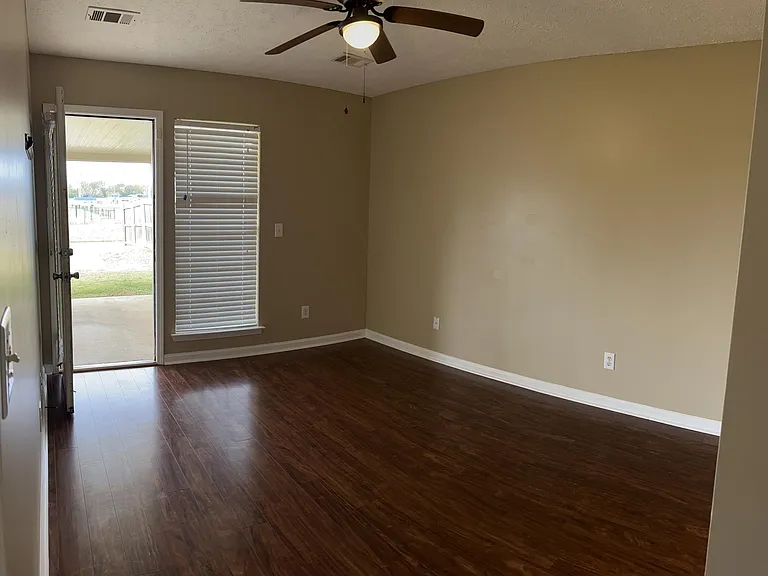 2044 W Aberdeen Dr — Photo 15