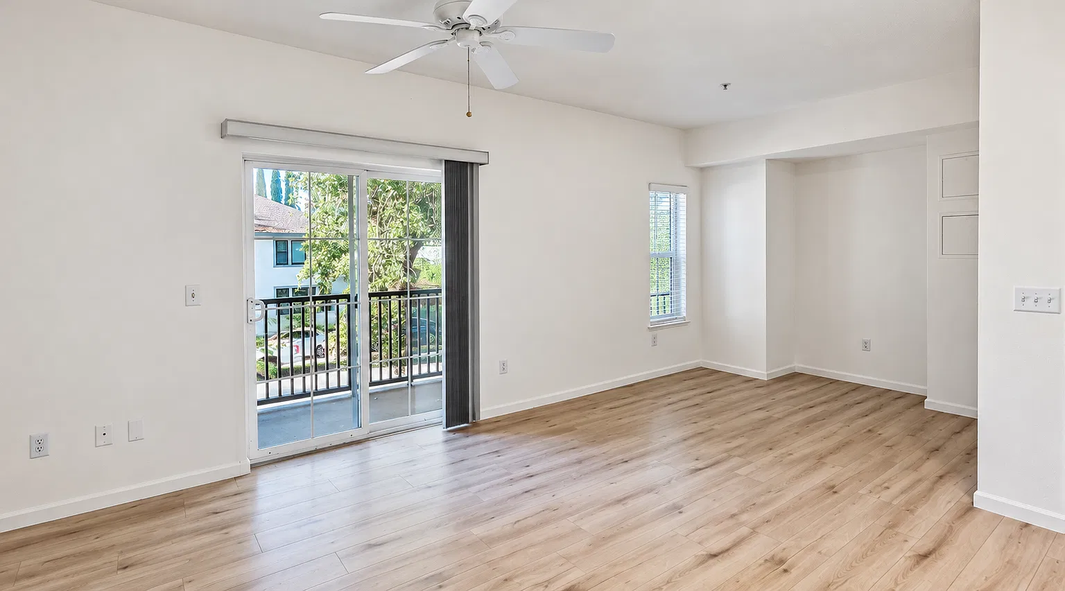2 bed, 2.5 bath, 850 sqft, $2,475 — Photo 2