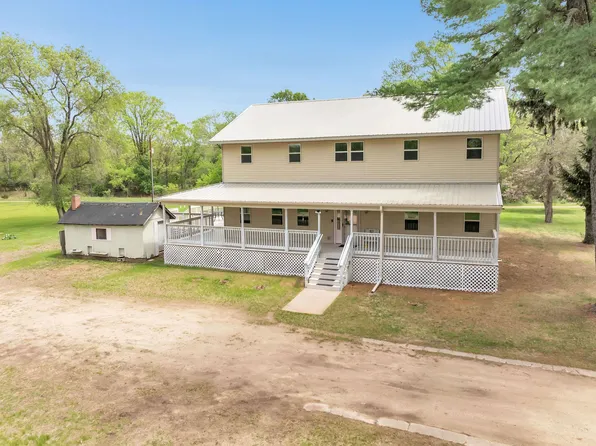 W6870 Czech Ln, Neshkoro, WI 54960