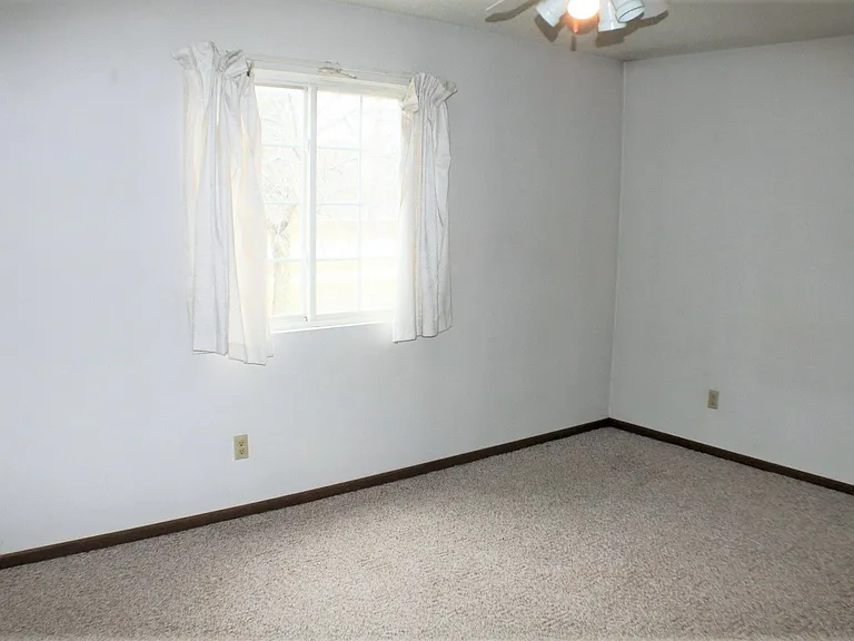 457-479 S. Scott Boulevard — Photo 11
